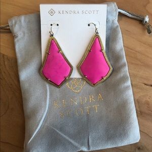 Kendra Scott magenta Alexandra